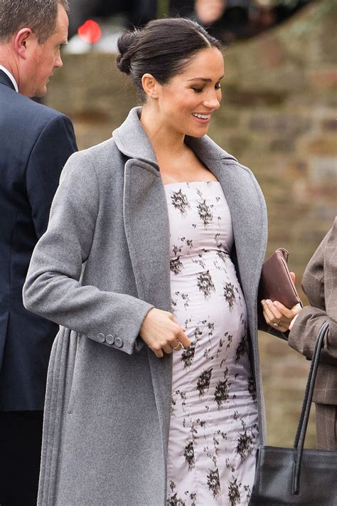 meghan markle high heel shoes and fake baby bump|meghan markle baby bump.